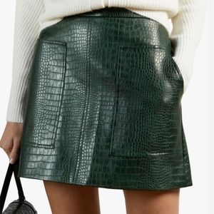 TED BAKER GREEN OSWINE PLEATHER ANIMAL PRINT MINI SKIRT SZ 10/12 US OR TED SZ 4